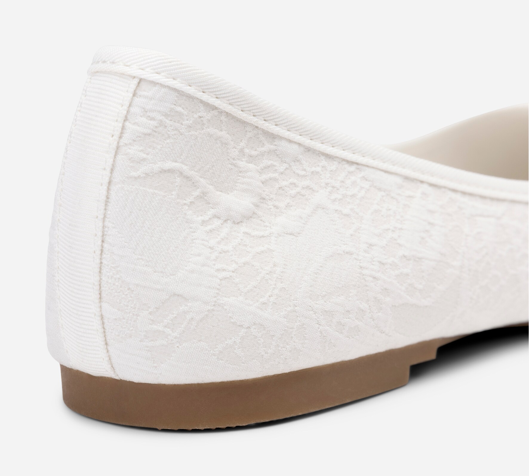 ATTITUDE, Ballerina Hvit