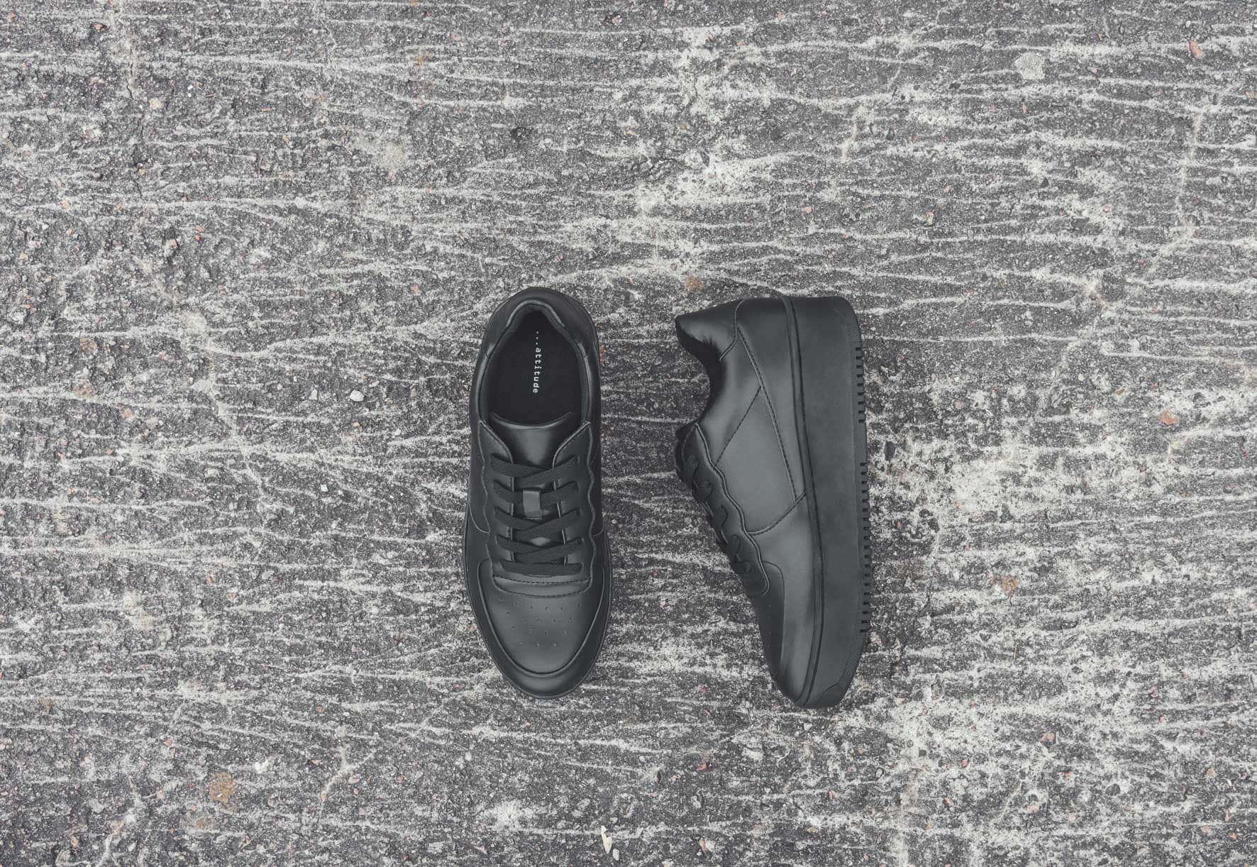 ATTITUDE, Sneakers Sort