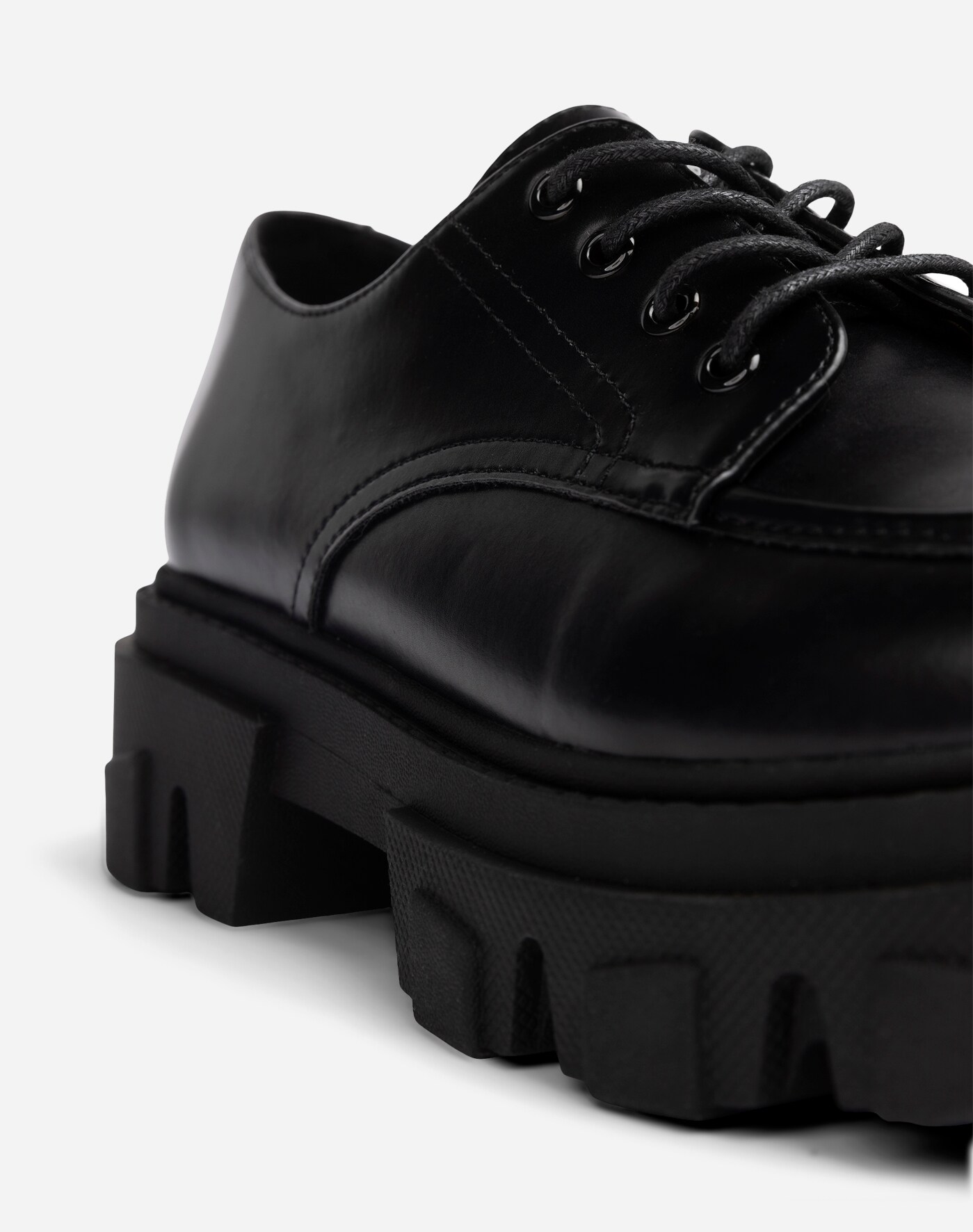 ATTITUDE, Snøresko Sort