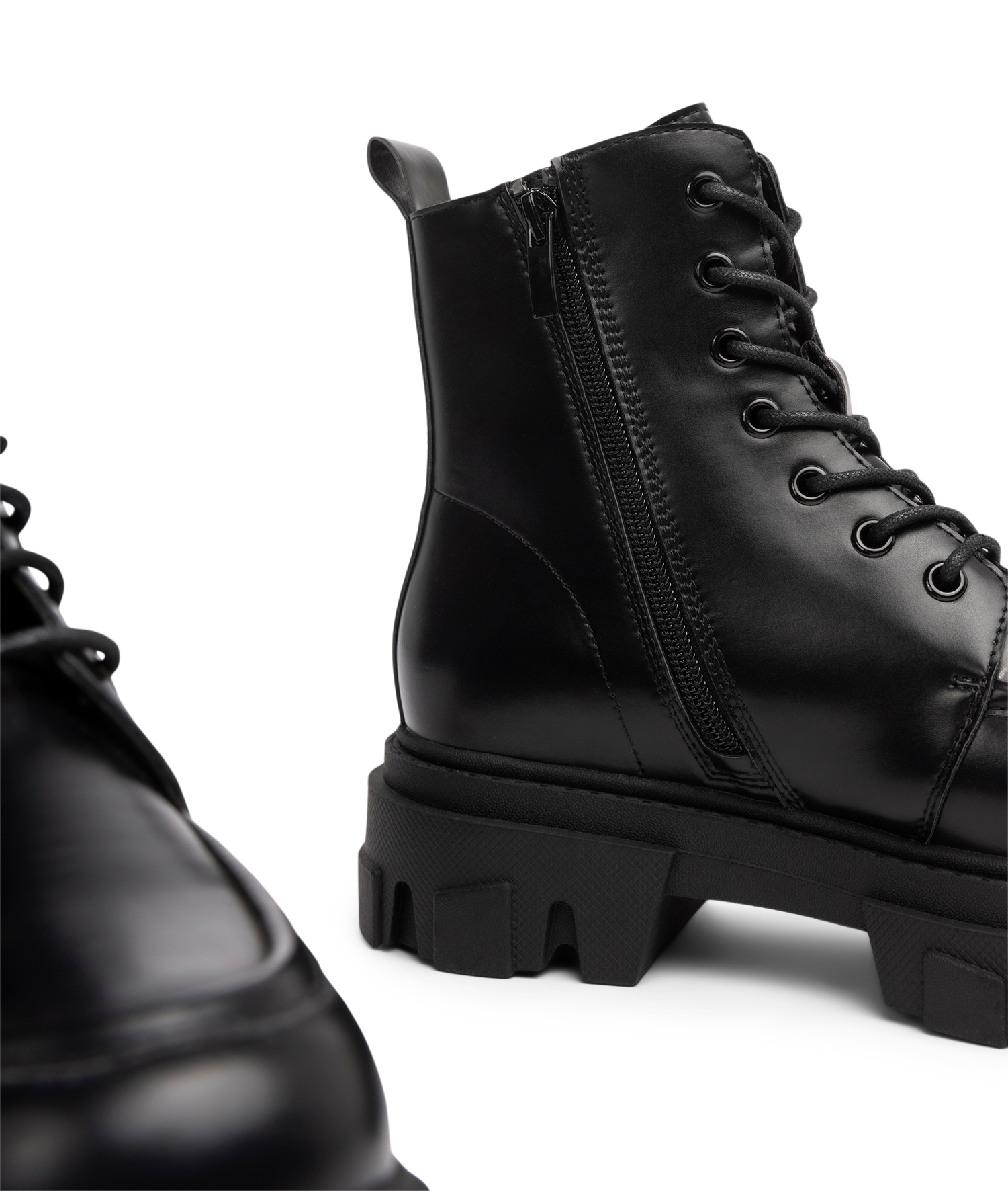 ATTITUDE, Skolett Sort