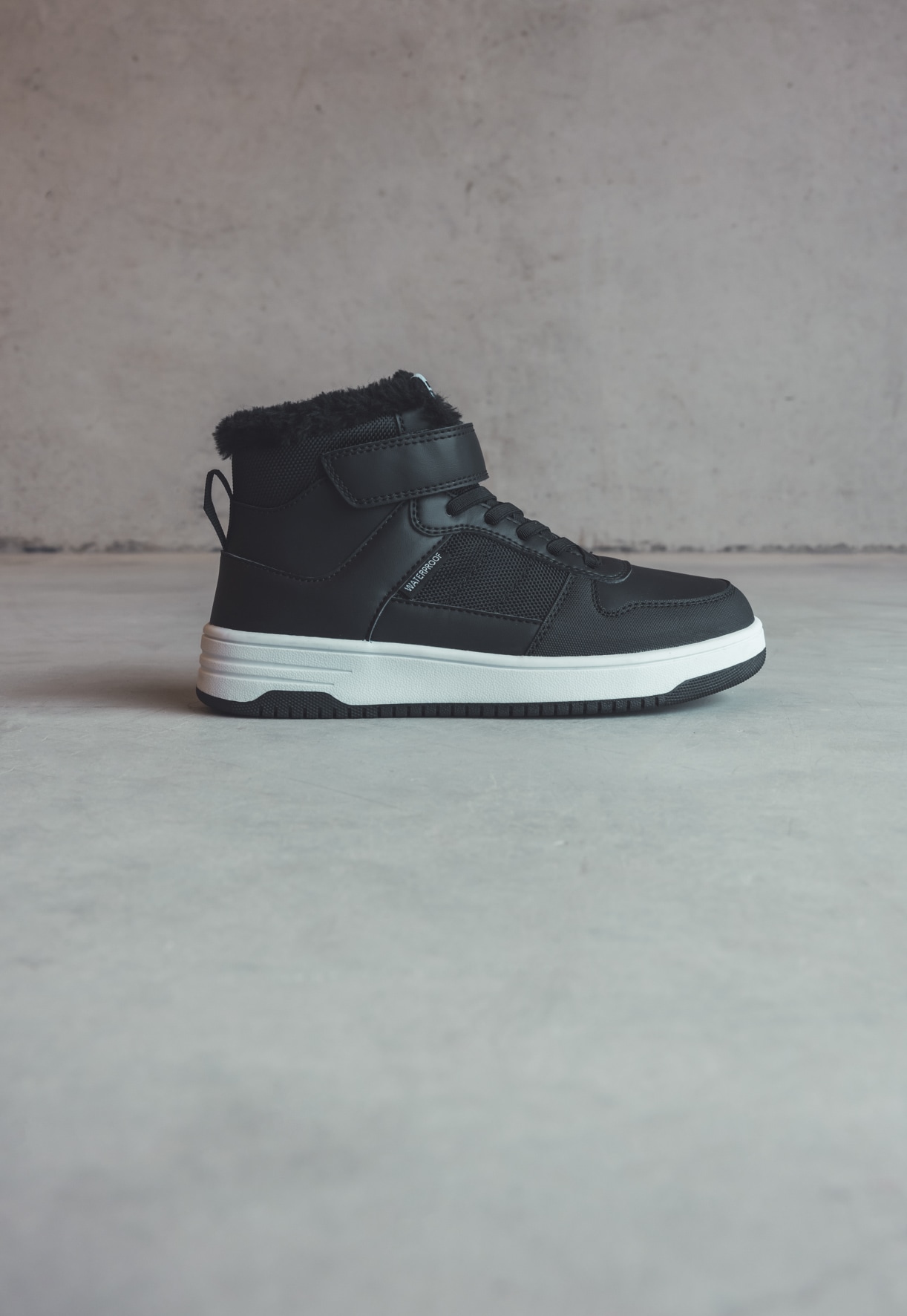 DINSKO, Varmforet høy sneakers waterproof Sort