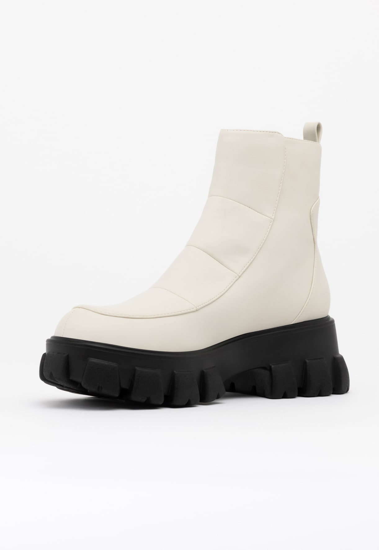 ATTITUDE, Boots Hvit