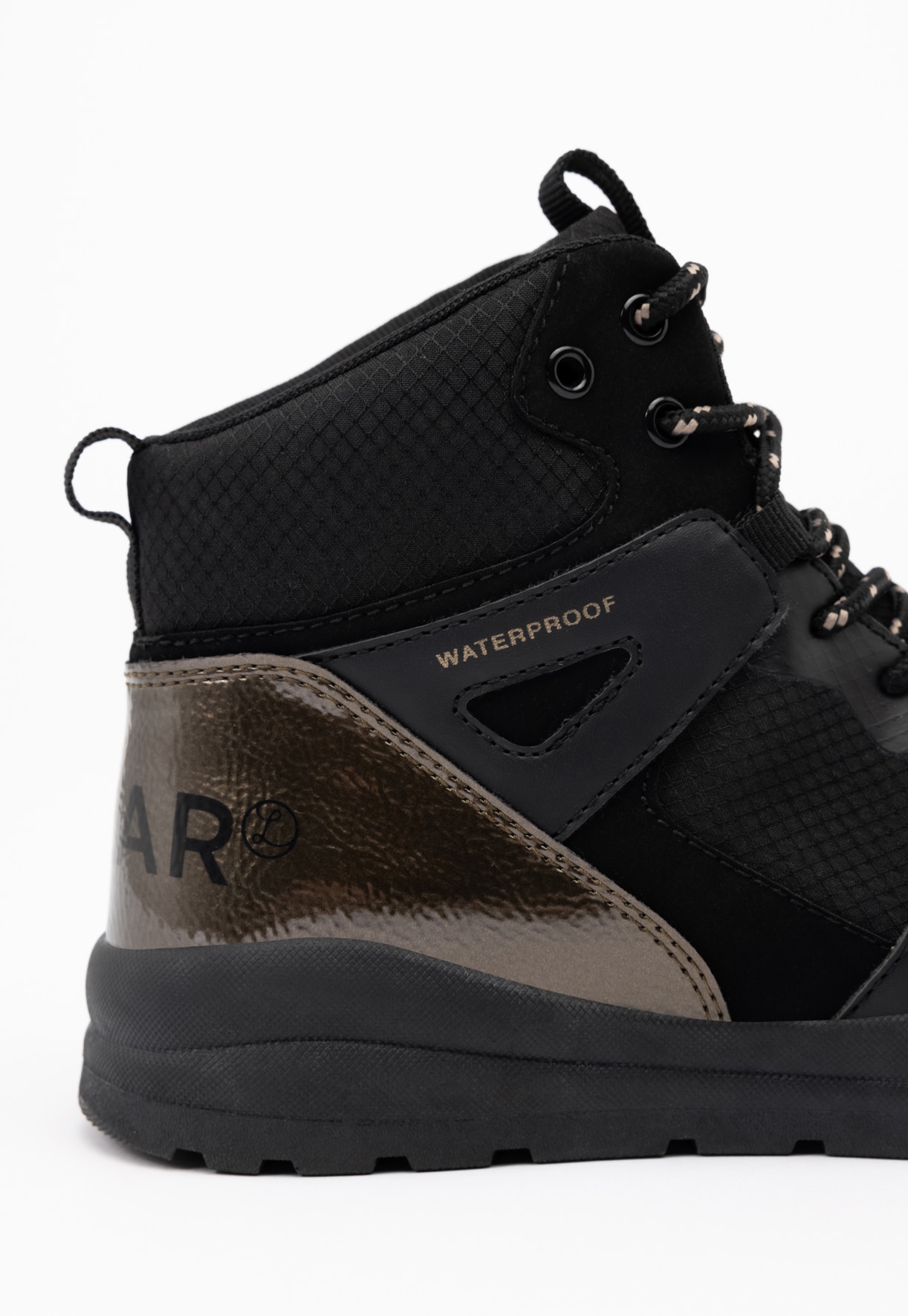 LINEAR, Sneakers Sort