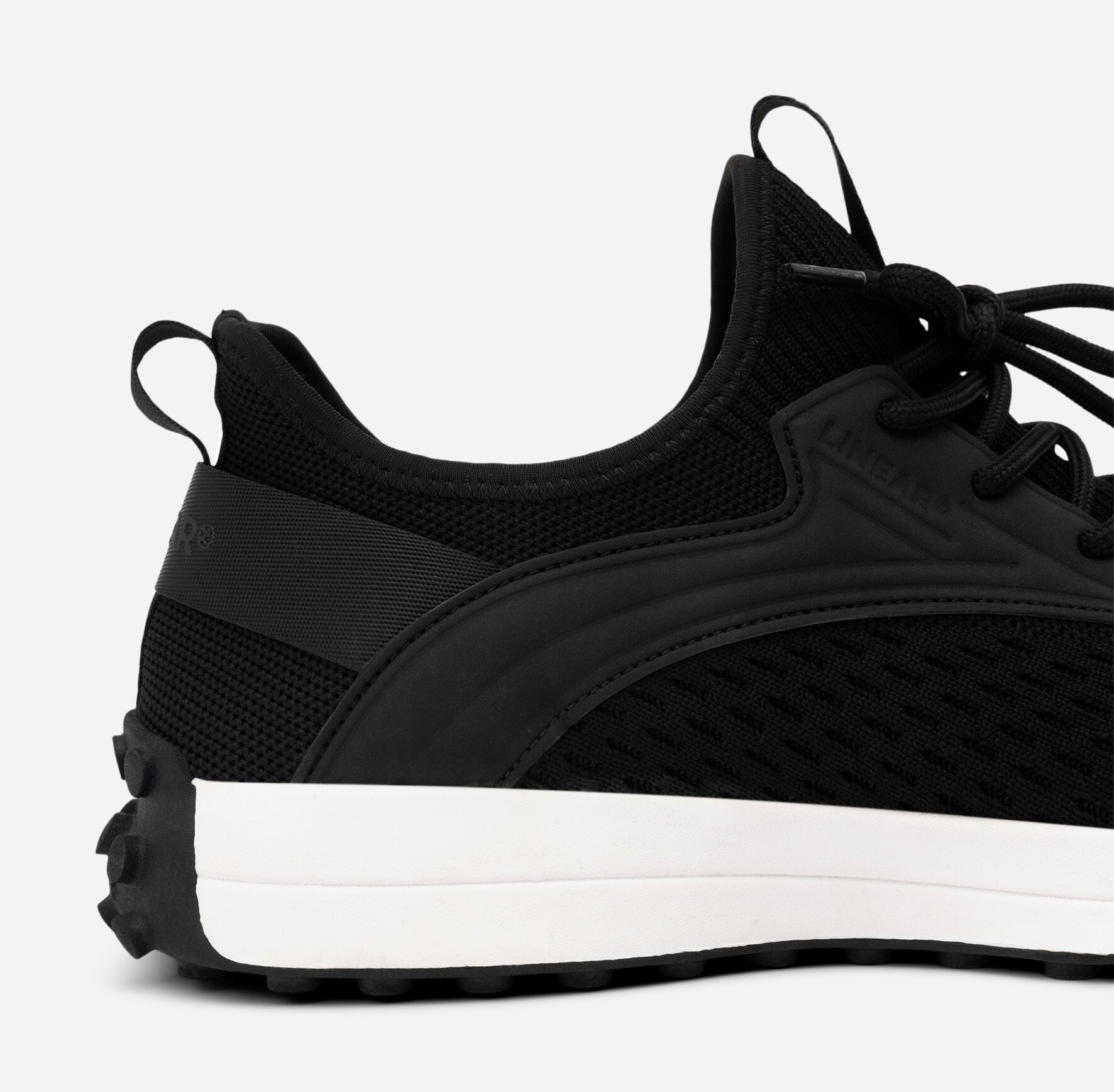 LINEAR, Sneakers Sort