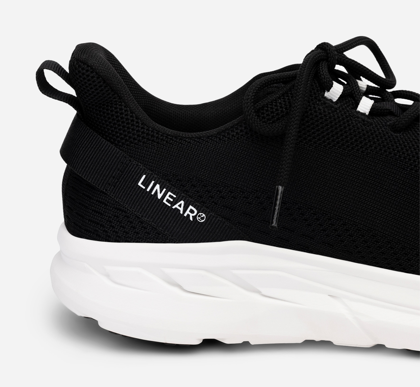 LINEAR, Sneakers Sort