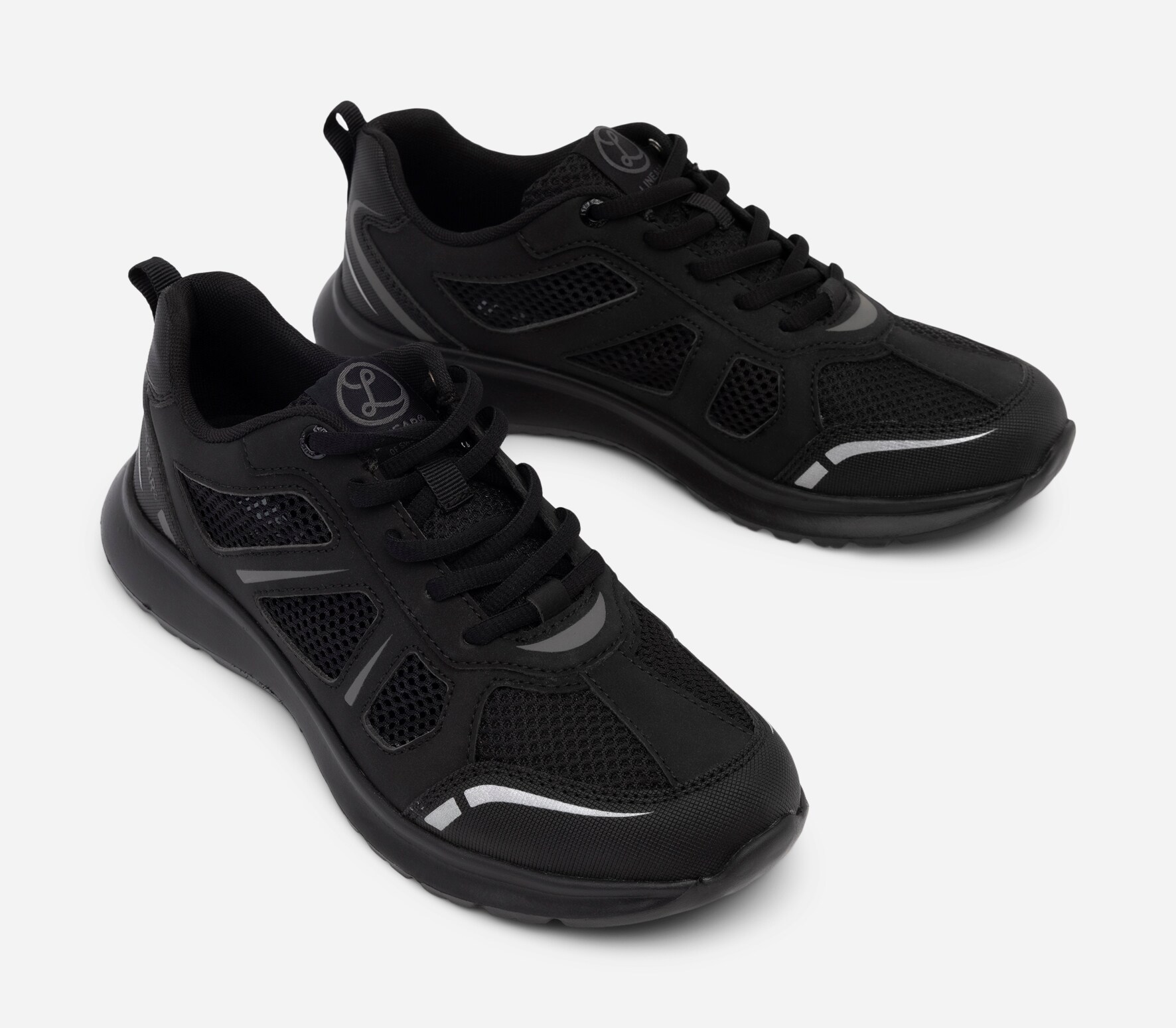 LINEAR, Sneakers Sort