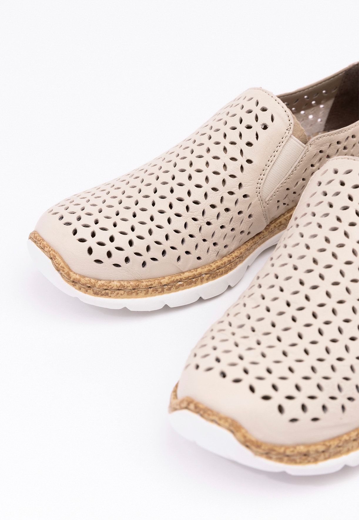 RIEKER, Spasersko Beige