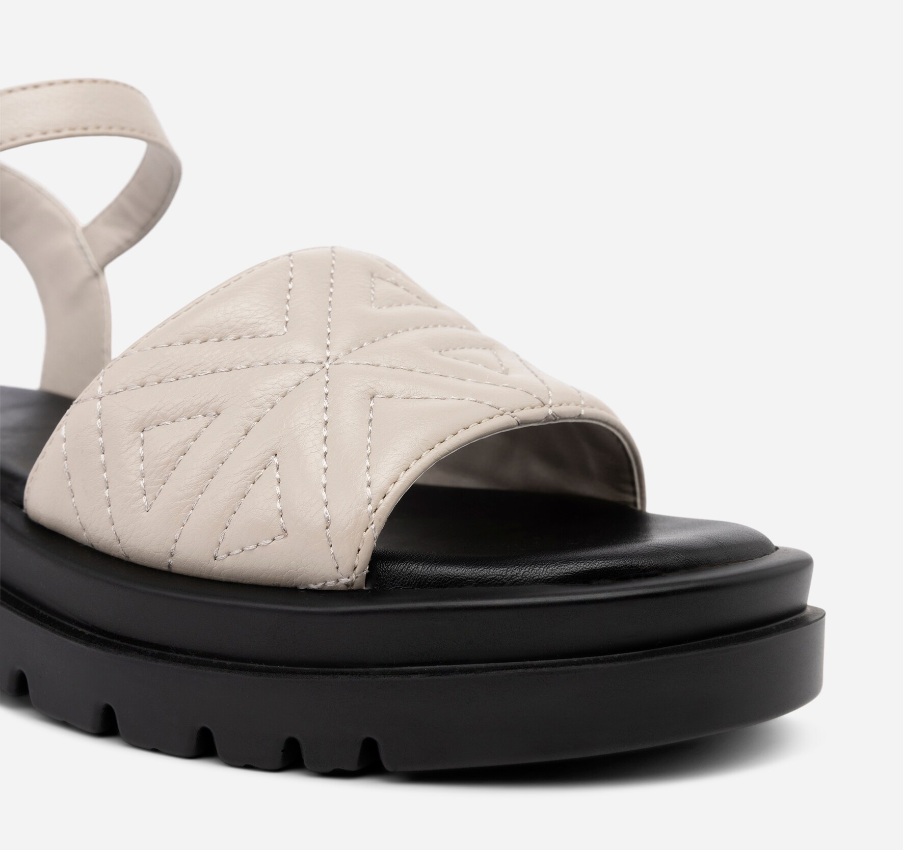 ATTITUDE, Sandal med reimer Beige