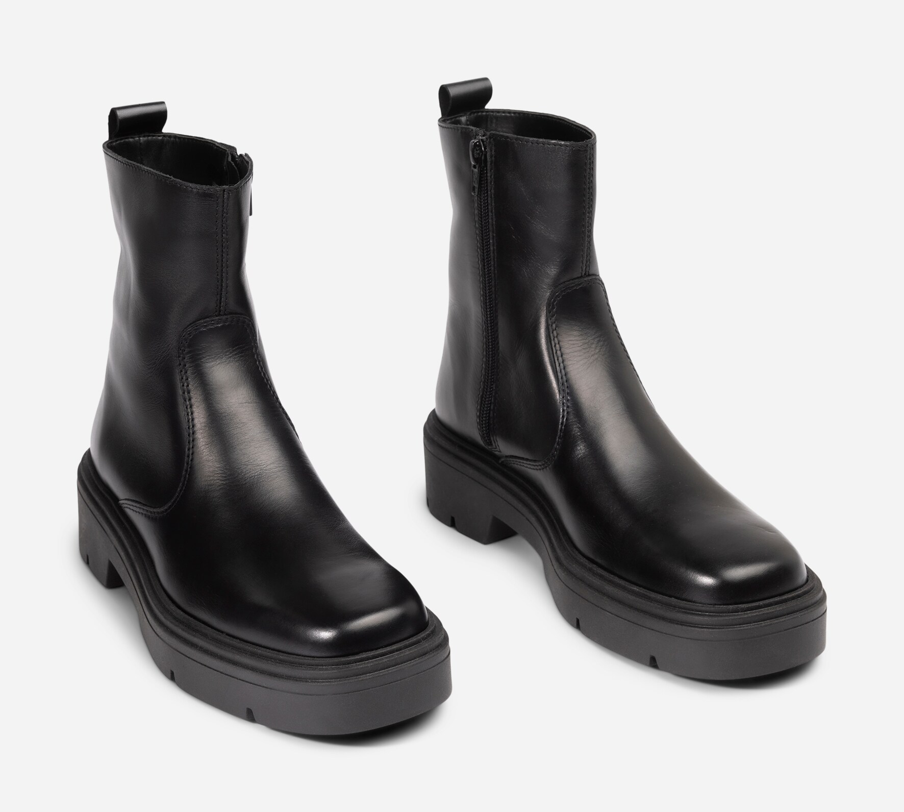 PACE, Boots Sort