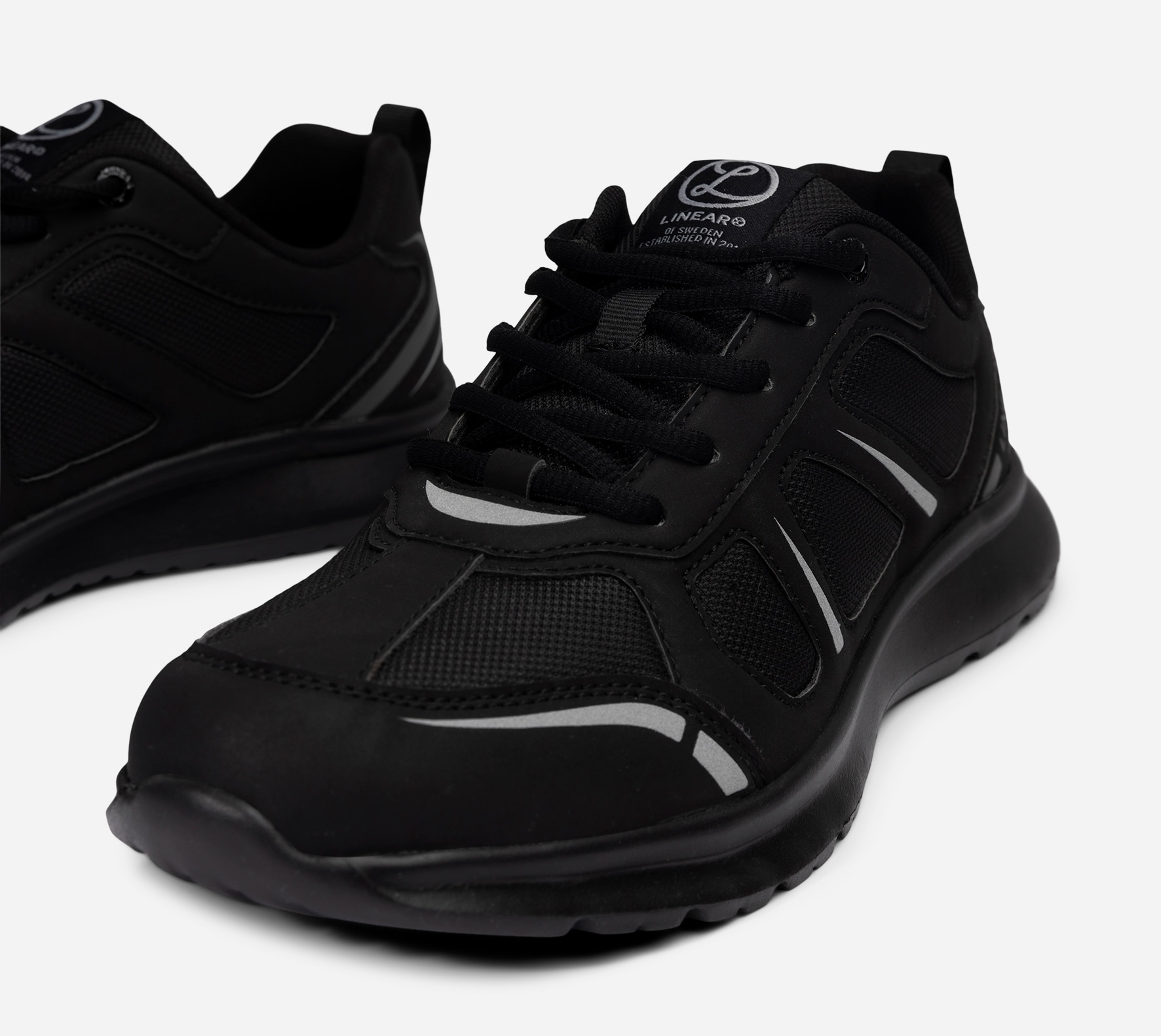 LINEAR, Sneakers Sort