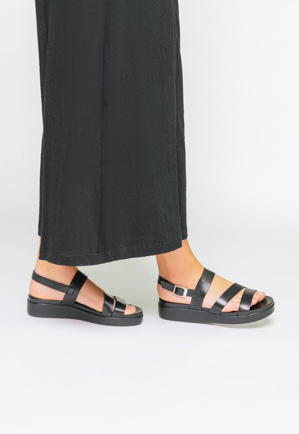 PACE, Sandal Sort