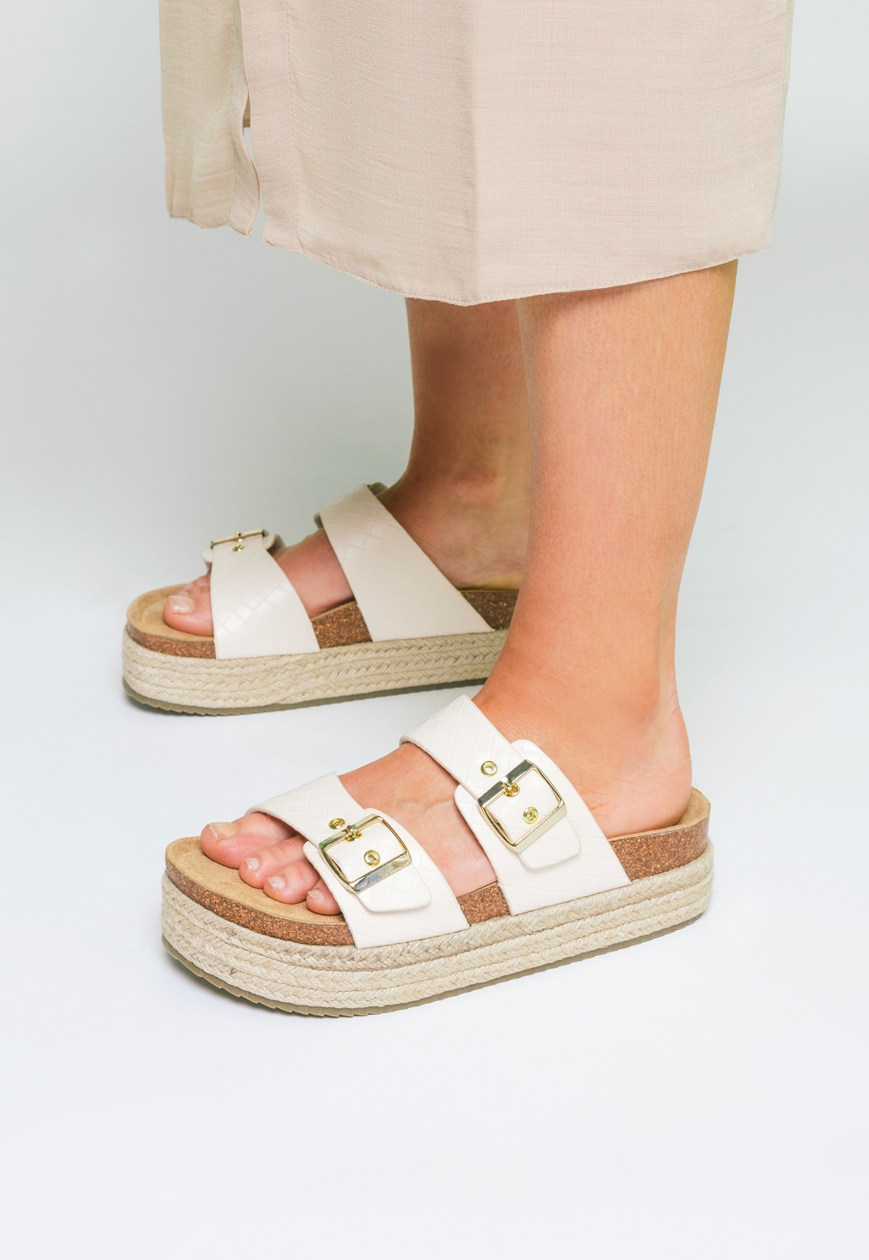 LINEAR, Sandal med platåsåle Hvit