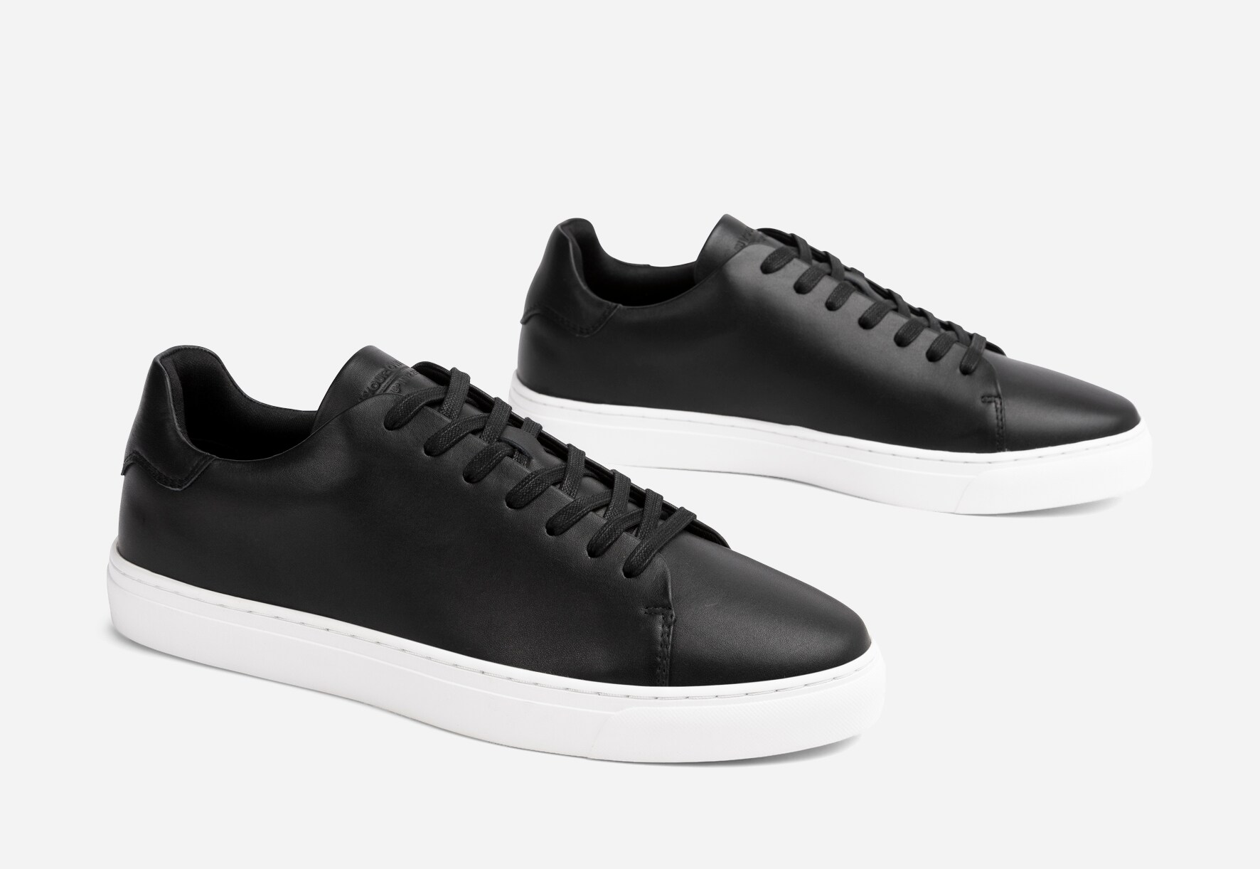 PACE, Sneakers Sort