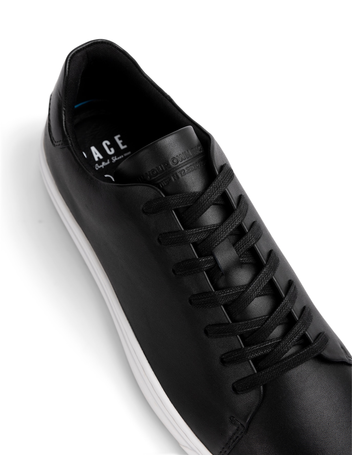 PACE, Sneakers Sort