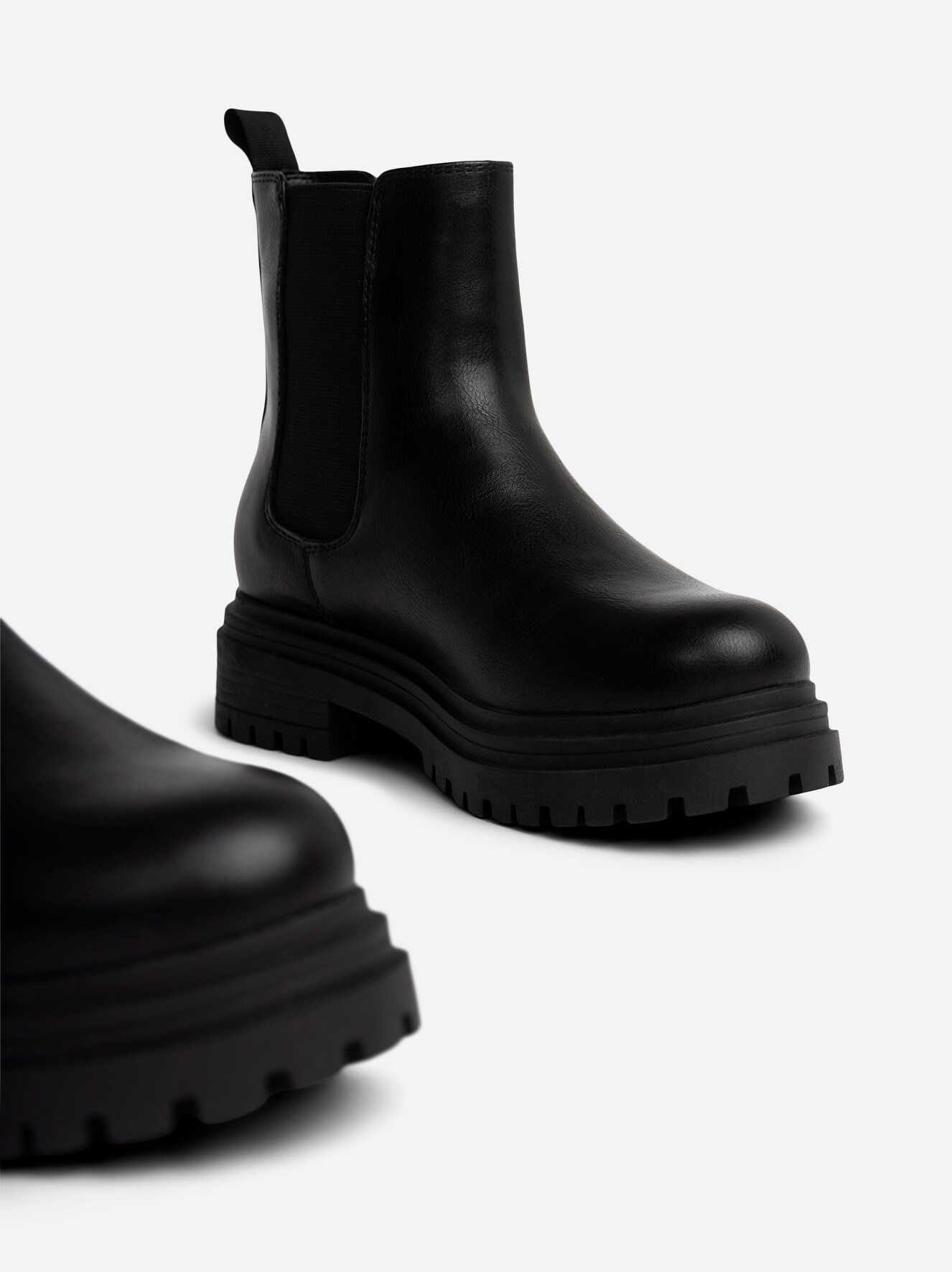 DINSKO, Varmforet chelseaboots Sort