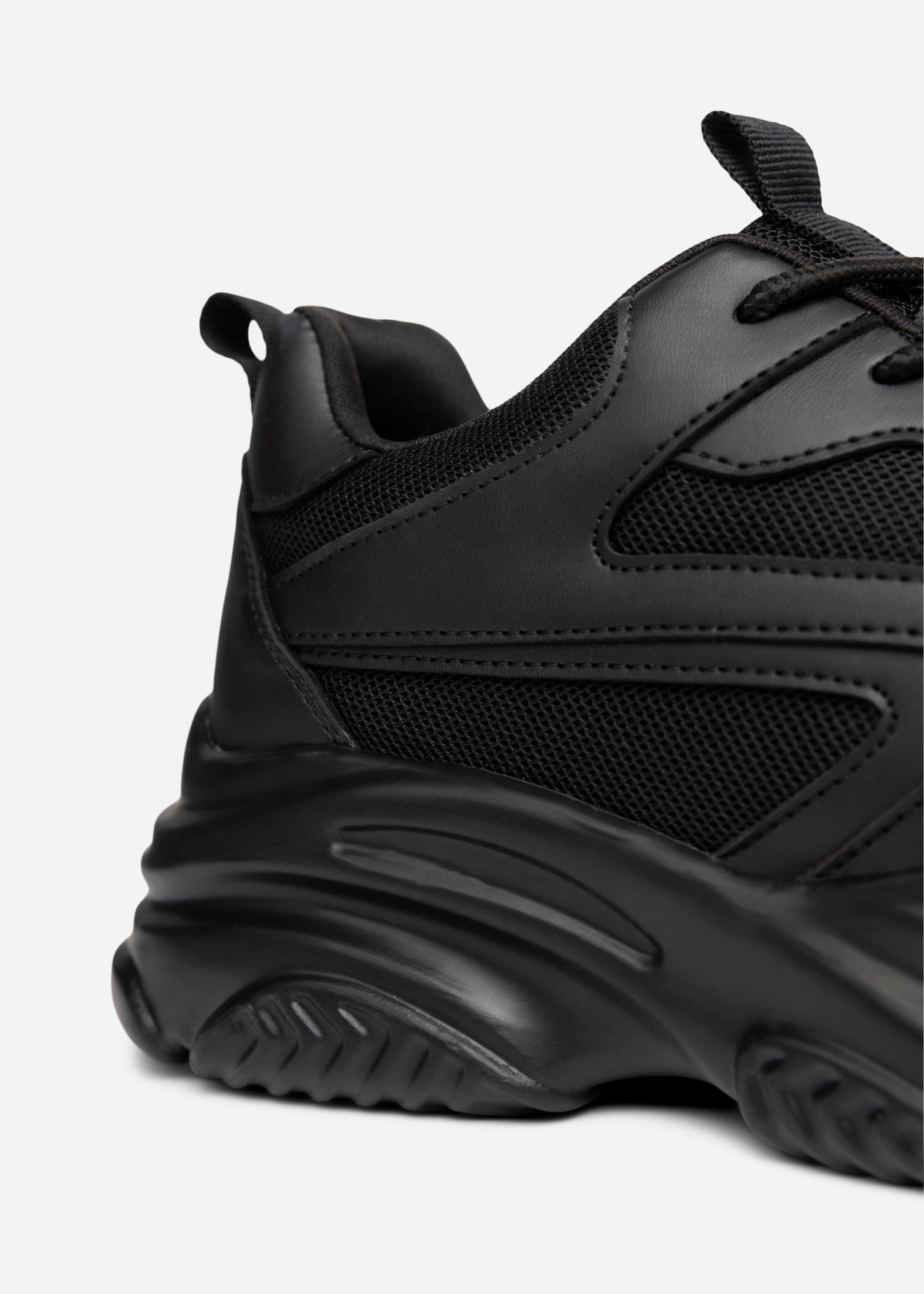 ATTITUDE, Sneakers Sort