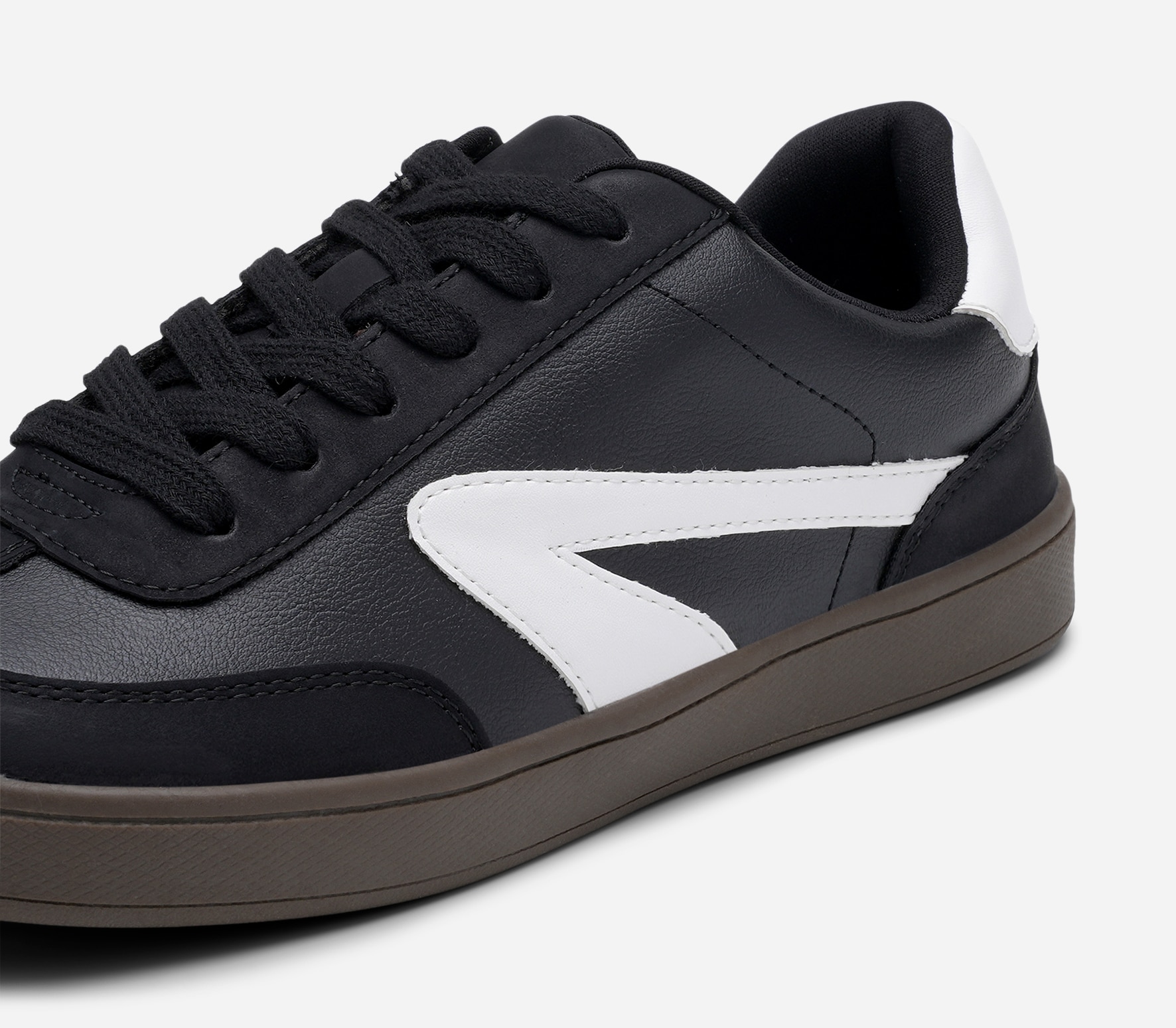 ATTITUDE, Sneakers Sort
