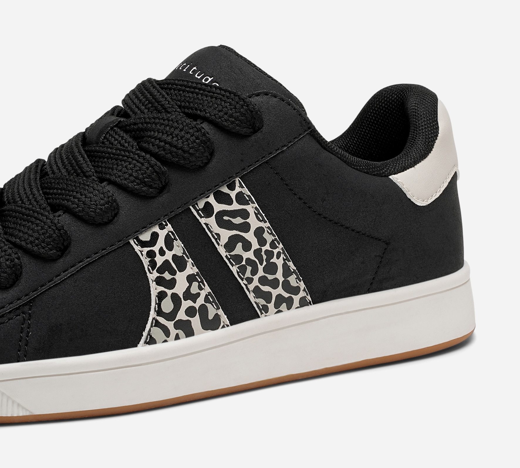 ATTITUDE, Sneakers Sort