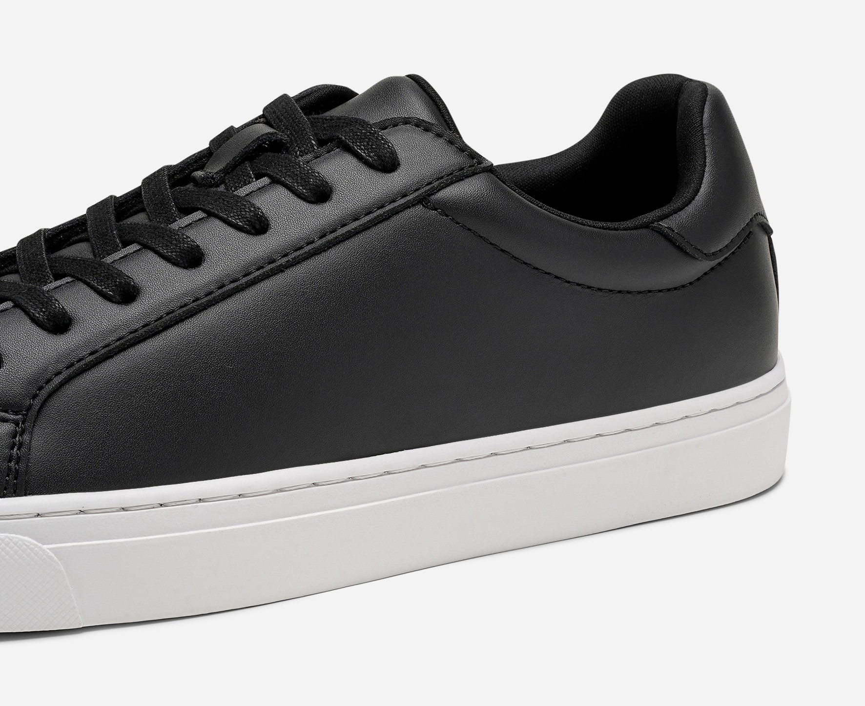 PACE, Sneakers Sort