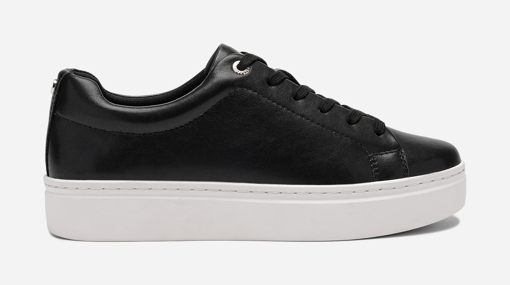 PACE, Sneakers Sort