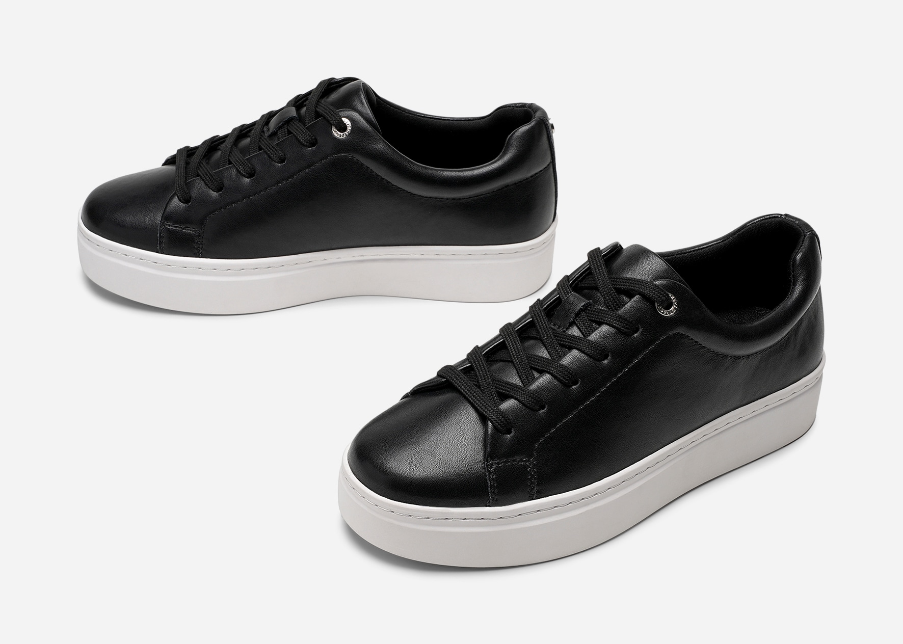 PACE, Sneakers Sort