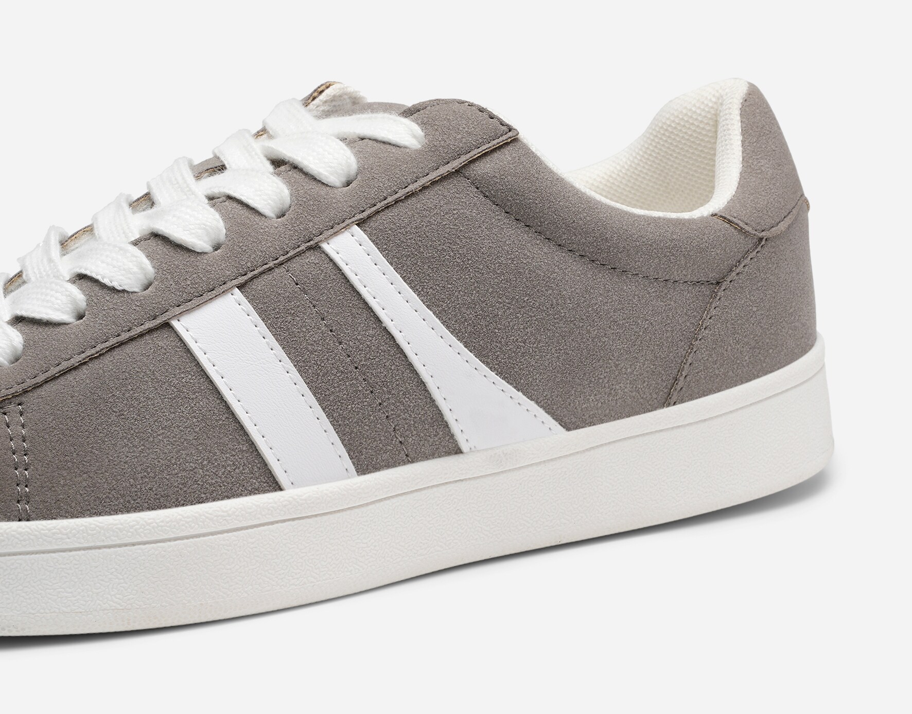 ATTITUDE, Sneakers Grå