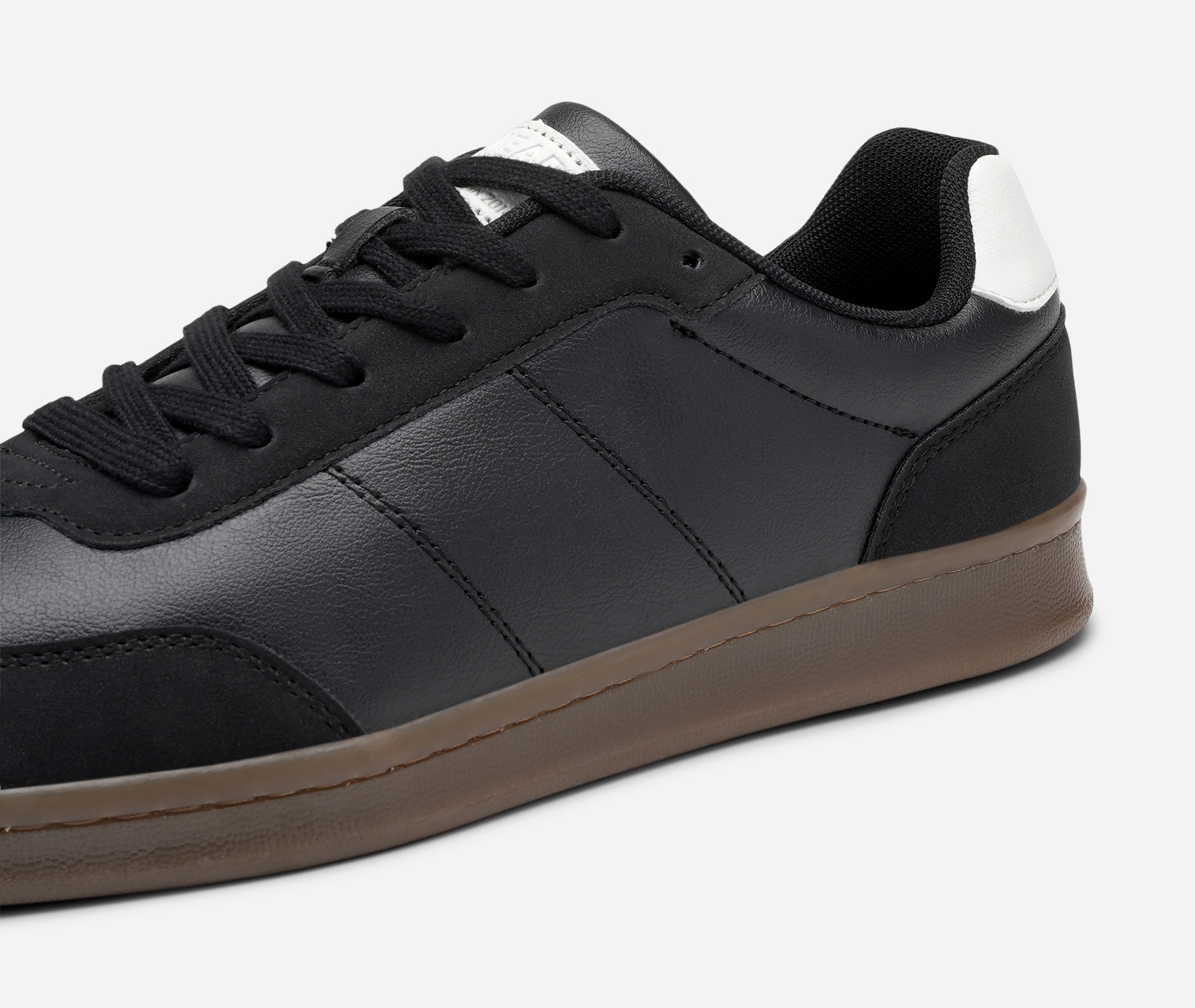 LINEAR, Sneakers Sort