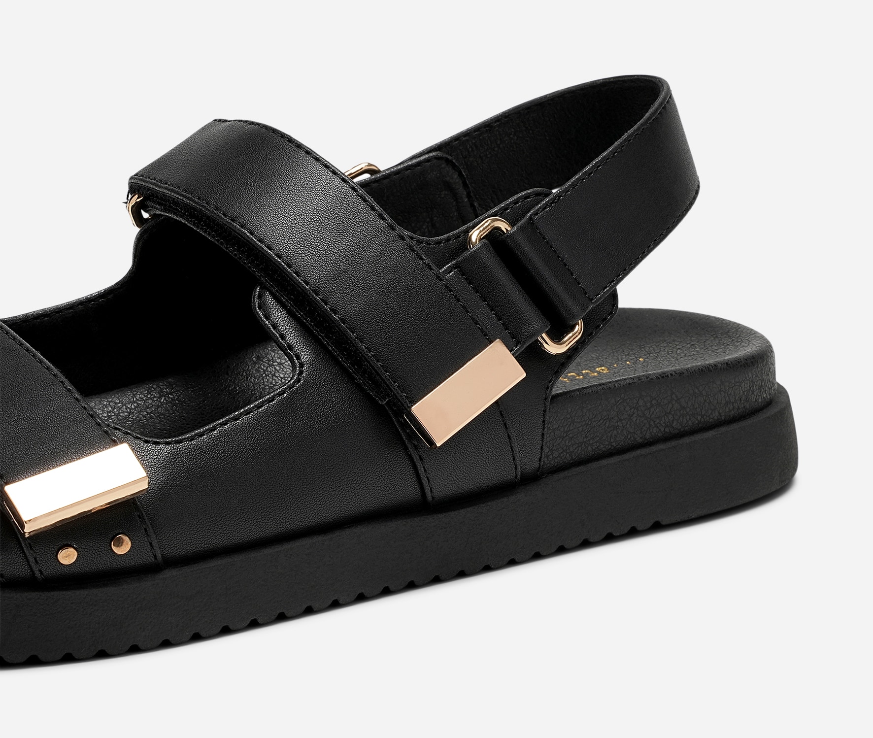 ATTITUDE, Sandal med reimer Sort