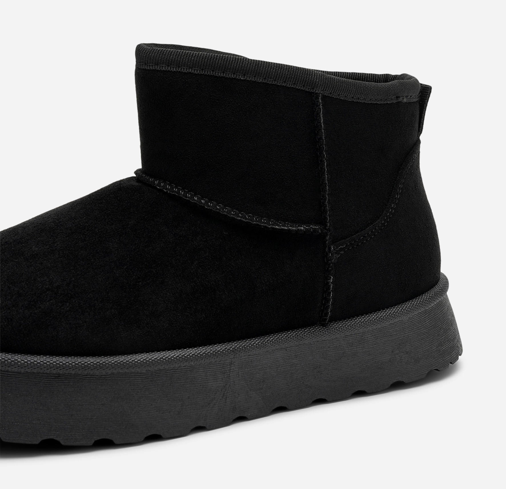 CLAUDIA GHIZZANI, Varmforet boots Sort