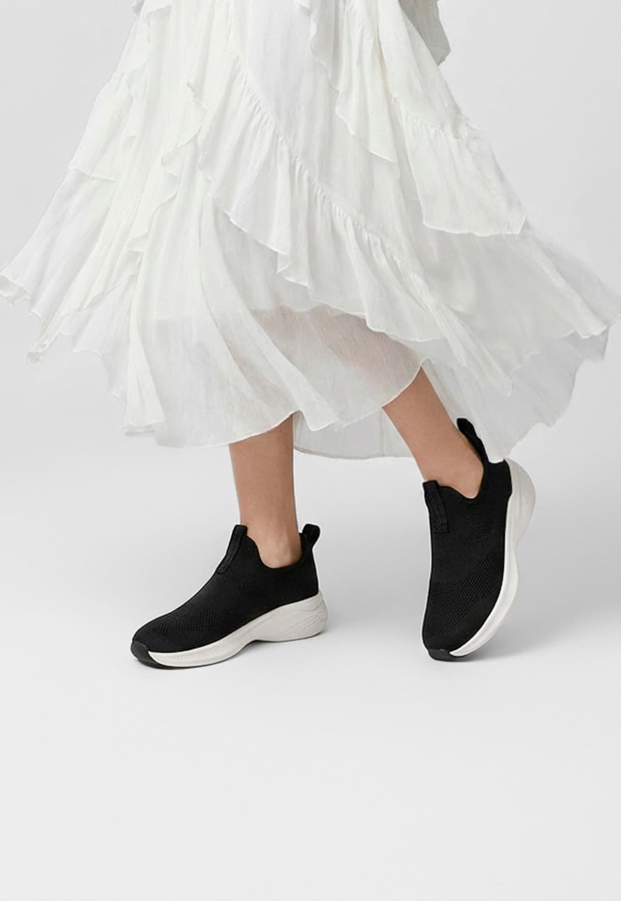 LINEAR, Slip-on sneakers Sort