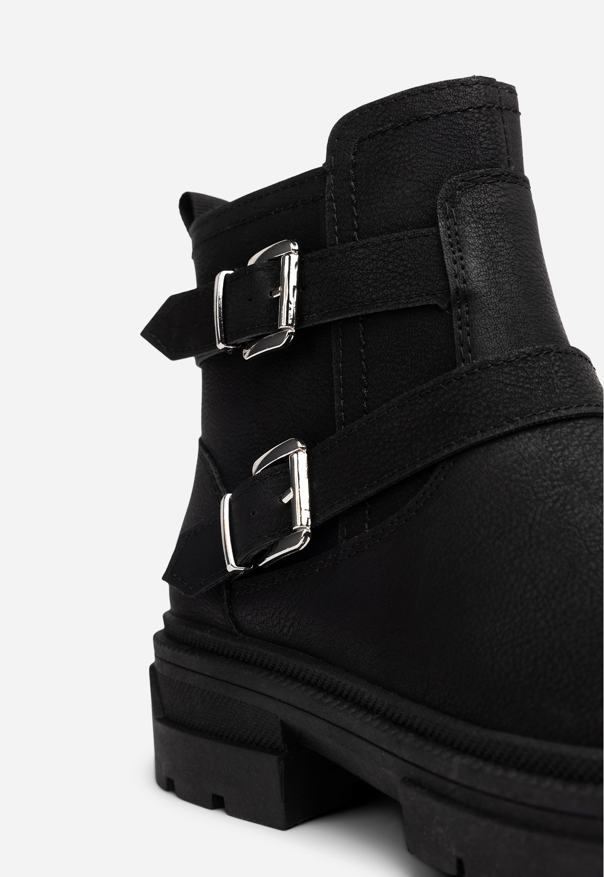 CLOU, Varmforet boots med spenne Sort