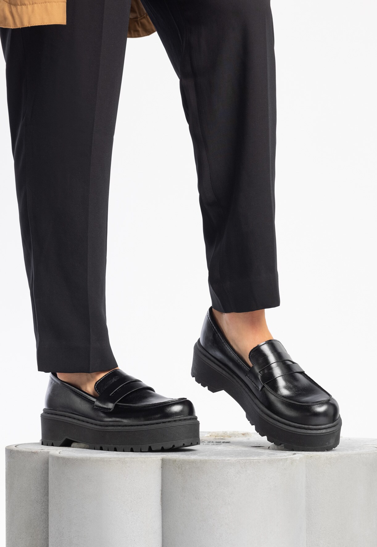 VOX, Loafers Sort