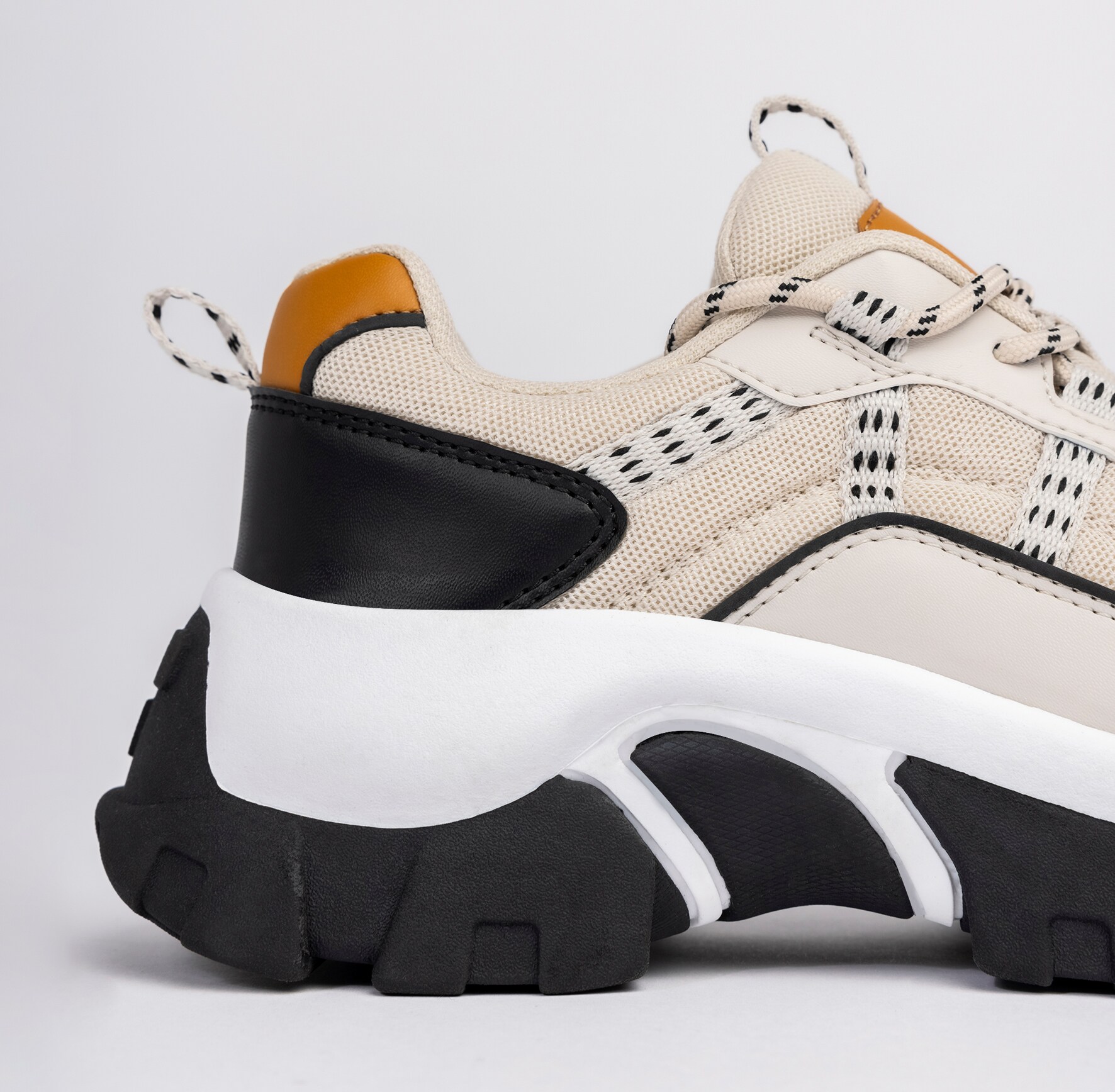 VOX, Sneakers Beige
