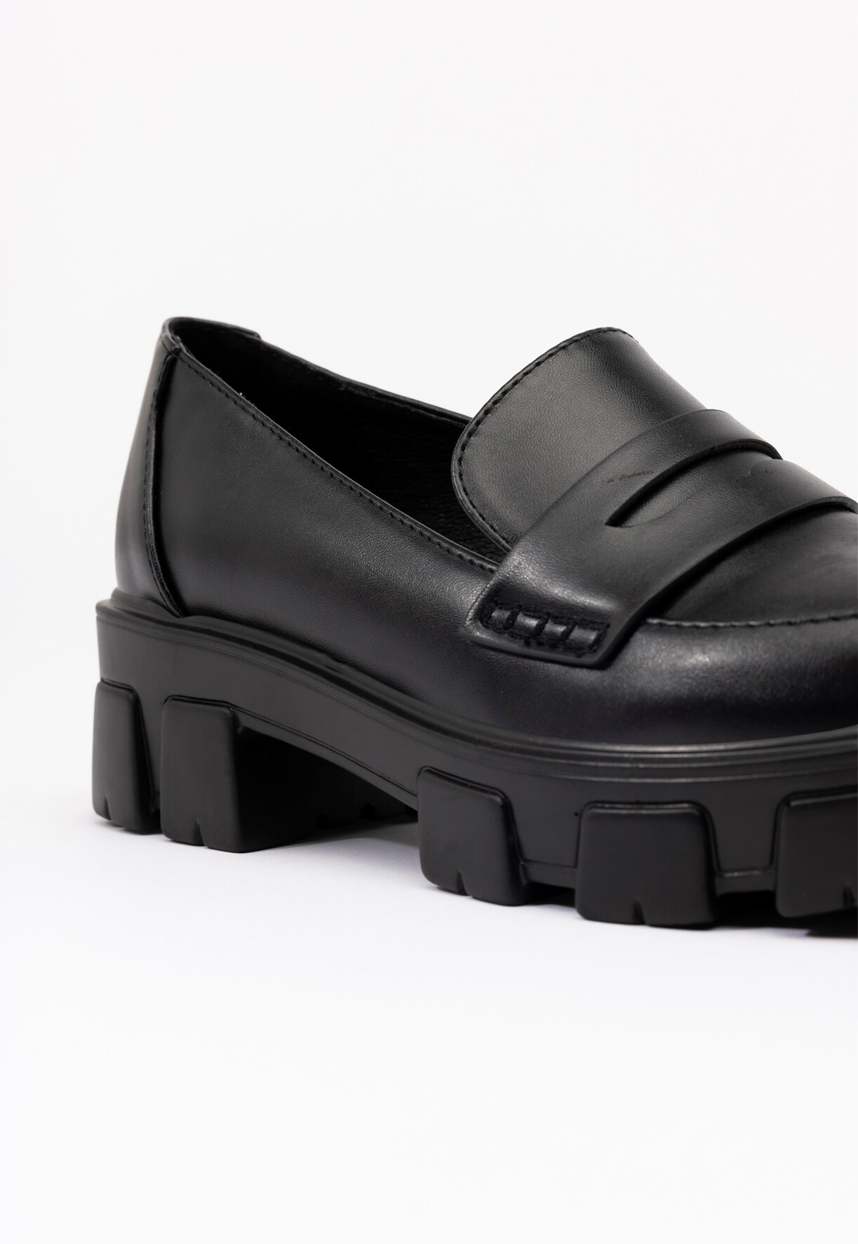 CLAUDIA GHIZZANI, Loafers Sort