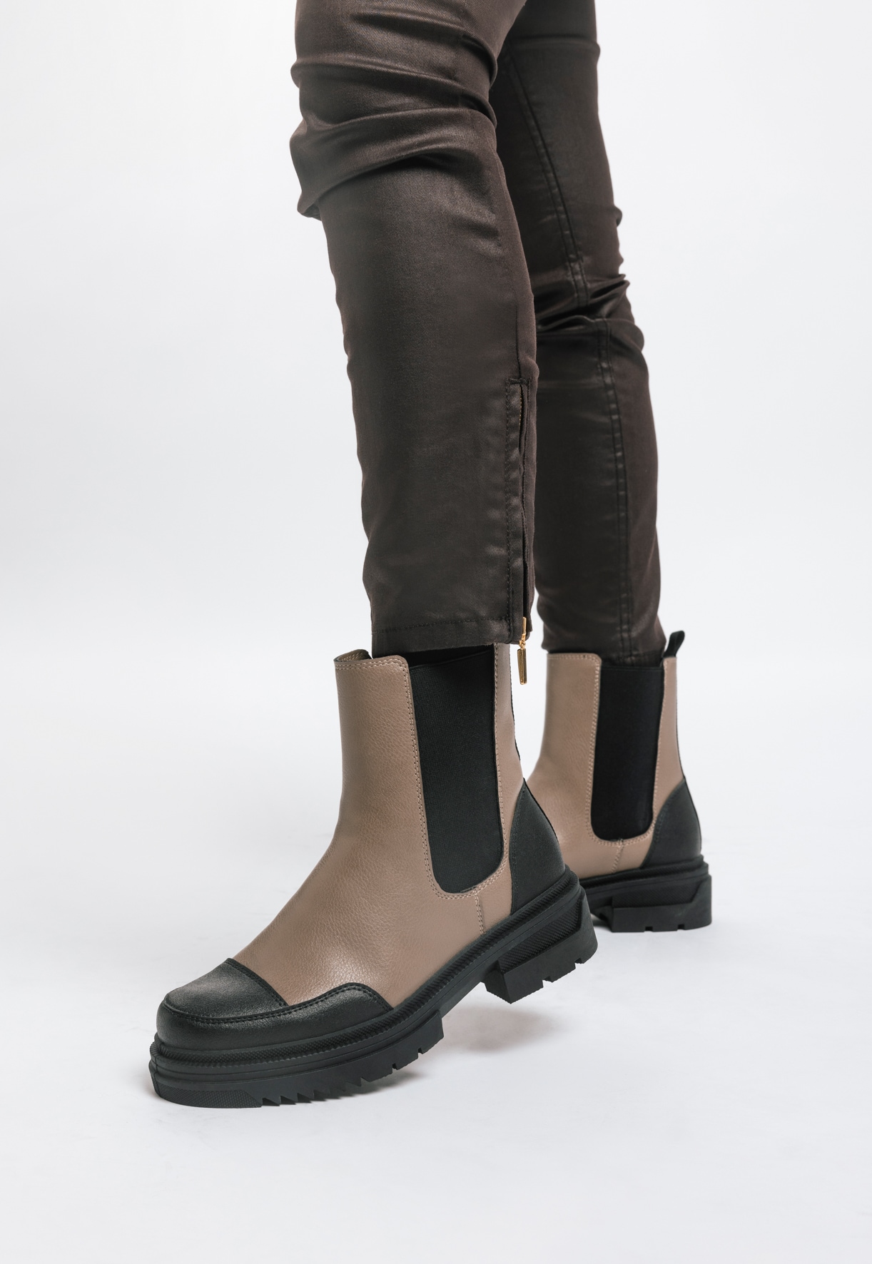 ALLEY, Varmforet chelseaboots Beige