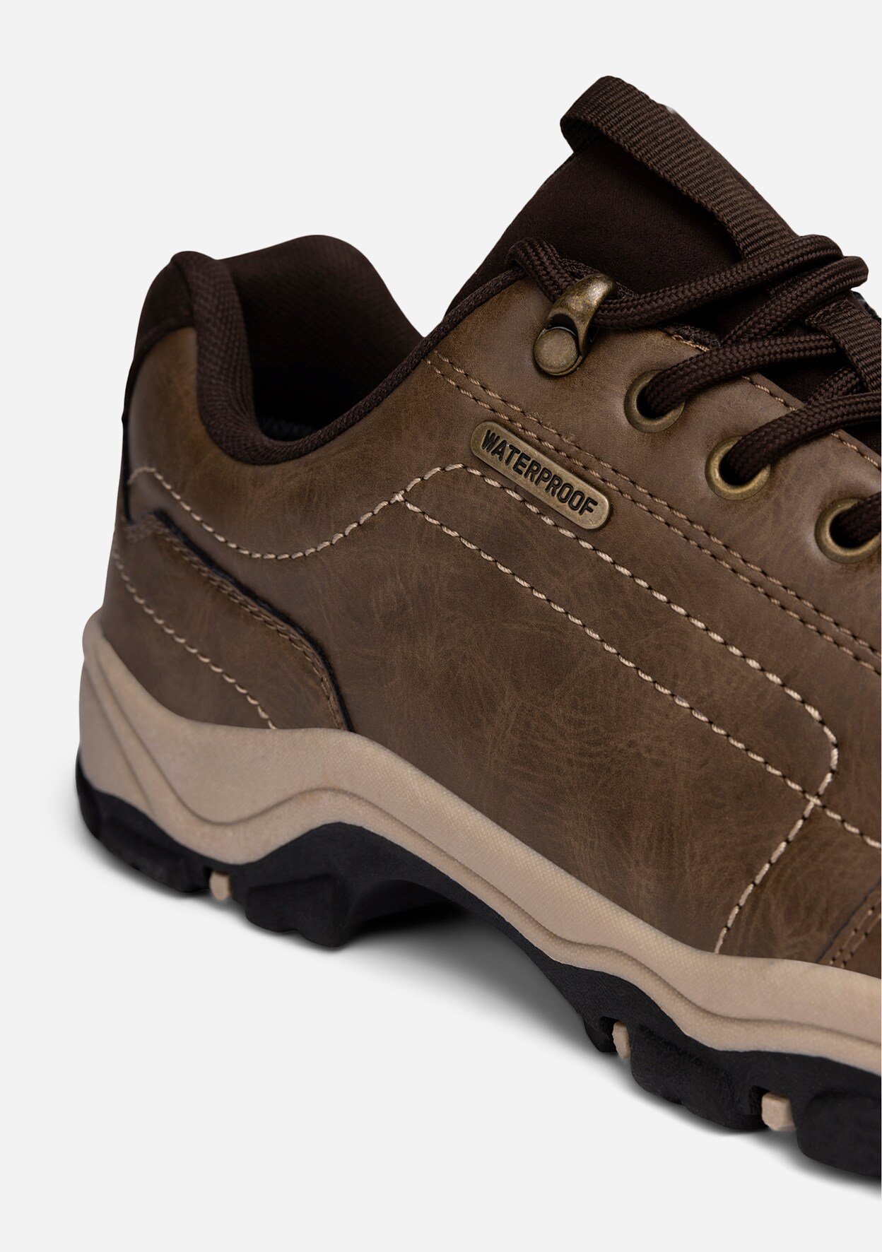 STEPSIDE, Trekkingsko Brun