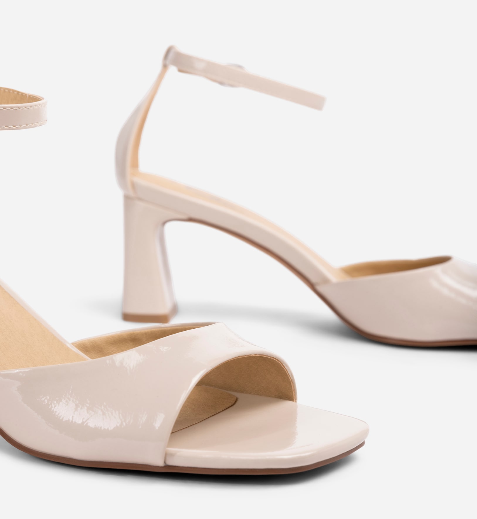CLOU, Sandalett Beige