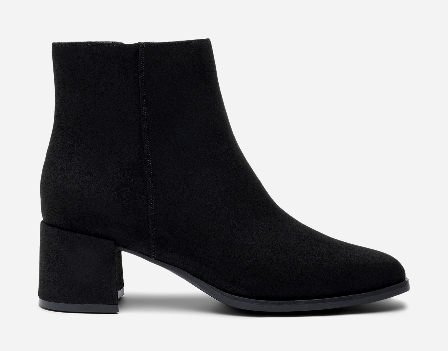 CLOU, Boots Sort